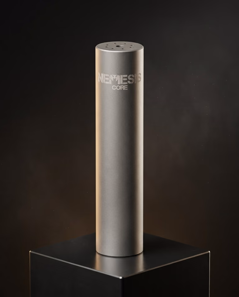 Саундмодератор NEMESIS CORE 9mm з нержавіючої сталі вертикально на підставці - гравіювання NEMESIS CORE і торець із газовими отворами