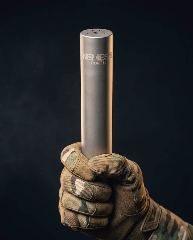 Саундмодератор NEMESIS CORE Internal 5.56 з нержавіючої сталі в тактичній рукавиці - матовий корпус із гравіюванням NEMESIS CORE I3
