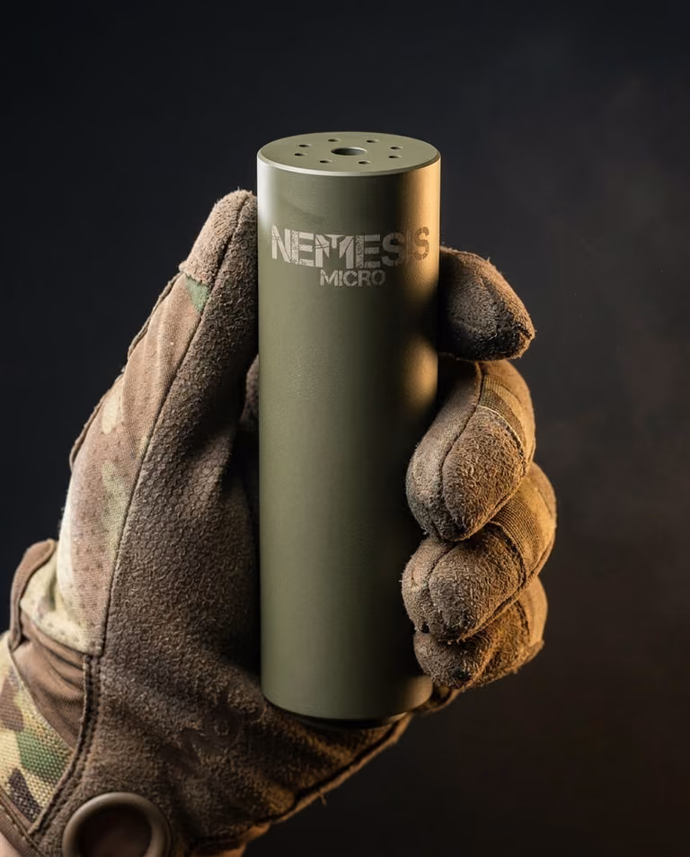 Саундмодератор NEMESIS MICRO 7.62 O.D. Green в тактичній рукавиці - матовий корпус Cerakote з гравіюванням NEMESIS MICRO